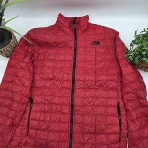 The North Face Red Puffer Jacket Boys 18/20 Poly Filled Lightweight WARM Unisex